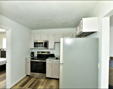 6806 Alameda Avenue - Photo Thumbnail 2
