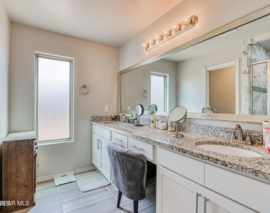 14724 Charles Foster Avenue - Photo Thumbnail 14