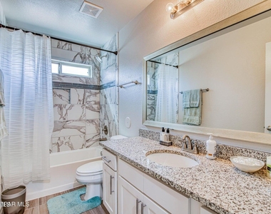 14724 Charles Foster Avenue - Photo Thumbnail 9