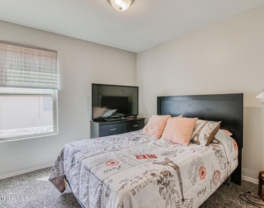 14724 Charles Foster Avenue - Photo Thumbnail 10