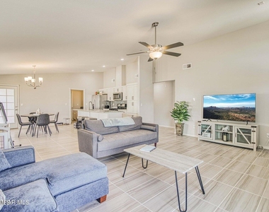 14724 Charles Foster Avenue - Photo Thumbnail 2