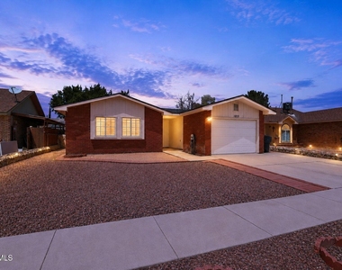 11859 Urbici Soler Drive - Photo Thumbnail 3