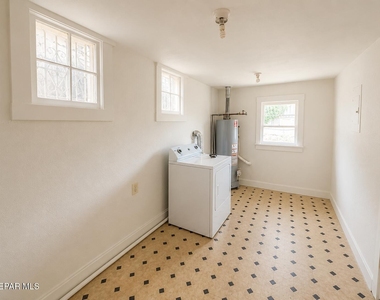 1516 N Campbell Street - Photo Thumbnail 8