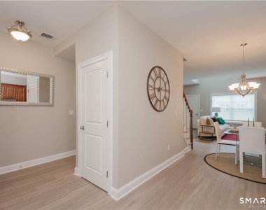 24 Mill Pond Drive - Photo Thumbnail 5