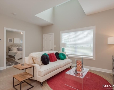 24 Mill Pond Drive - Photo Thumbnail 13