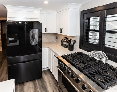 48 Swan Avenue - Photo Thumbnail 17