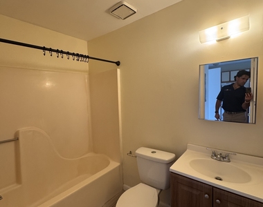 4 Warwick Street - Photo Thumbnail 3