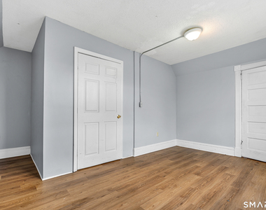 141 Homestead Avenue - Photo Thumbnail 10