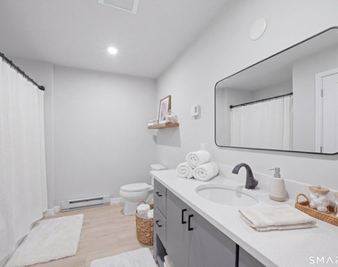 589 Bedford Street - Photo Thumbnail 7