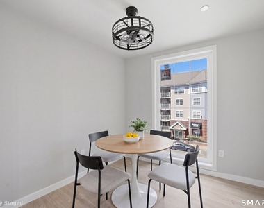 589 Bedford Street - Photo Thumbnail 5