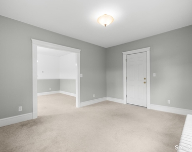 139 Richards Street - Photo Thumbnail 2