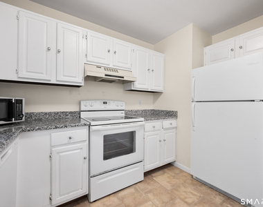 60 Lawn Avenue - Photo Thumbnail 11