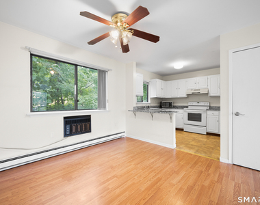 60 Lawn Avenue - Photo Thumbnail 8