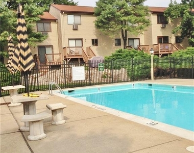 60 Lawn Avenue - Photo Thumbnail 24