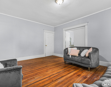 139 Homestead Avenue - Photo Thumbnail 5