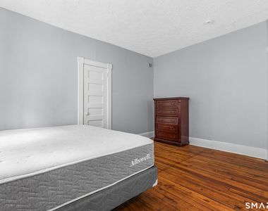 139 Homestead Avenue - Photo Thumbnail 12