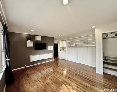 220 Foxon Hill Road - Photo Thumbnail 2