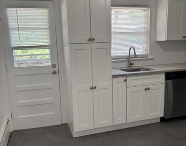980 Shippan Avenue - Photo Thumbnail 2