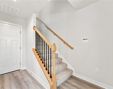 526 Cooper Street - Photo Thumbnail 2