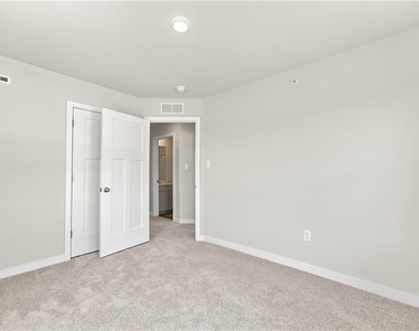 526 Cooper Street - Photo Thumbnail 29