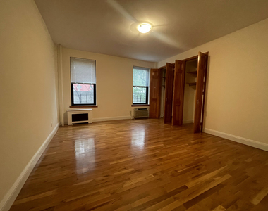 West 92nd St - Photo Thumbnail 10