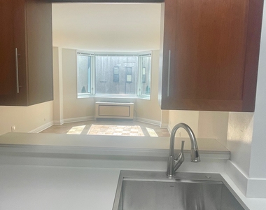 400 East 71st Street, 22K - Photo Thumbnail 3