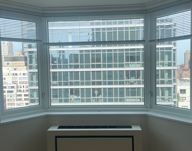 400 East 71st Street, 22K - Photo Thumbnail 1
