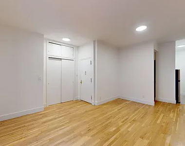 164 East 90th Street - Photo Thumbnail 3