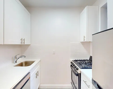 417 East 65th Street - Photo Thumbnail 2