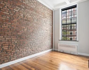 East 11th Street - Photo Thumbnail 3