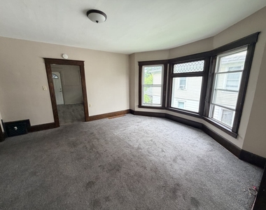 12 Tompkins St - Photo Thumbnail 5