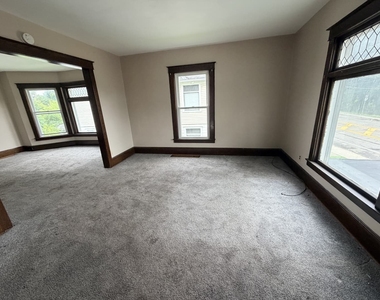 12 Tompkins St - Photo Thumbnail 3
