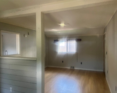 309 N Nanticoke Avenue - Photo Thumbnail 4