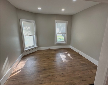 1116 Walnut Street - Photo Thumbnail 5
