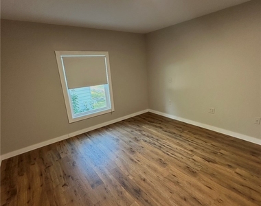 1116 Walnut Street - Photo Thumbnail 6