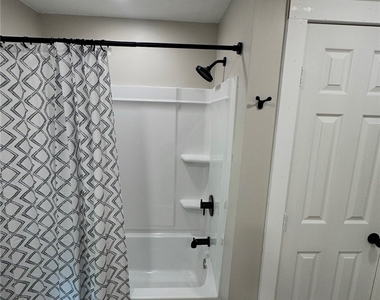 1116 Walnut Street - Photo Thumbnail 4