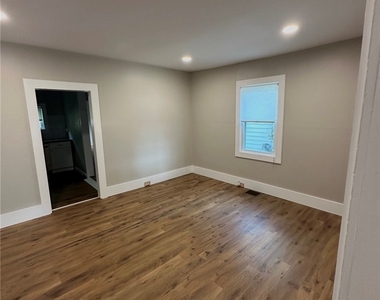 1116 Walnut Street - Photo Thumbnail 3