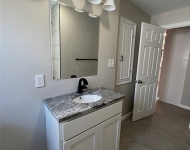 8425 Pershing Avenue - Photo Thumbnail 5