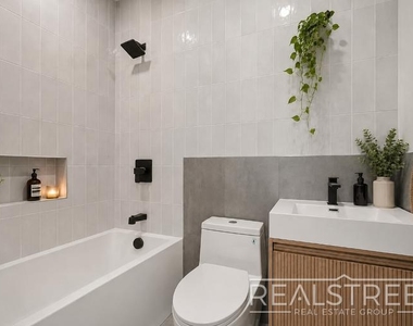 3092 Farragut Road - Photo Thumbnail 4