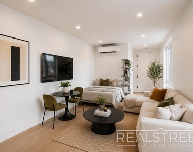 3092 Farragut Road - Photo Thumbnail 2
