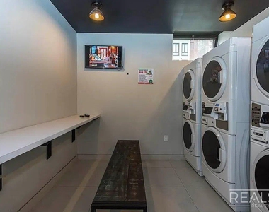 185 Leonard Street - Photo Thumbnail 9