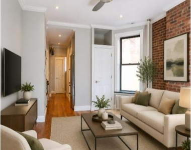 Mott St. - Photo Thumbnail 3