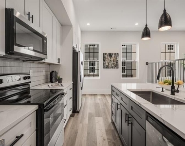 3165 Dogwood Drive - Photo Thumbnail 3