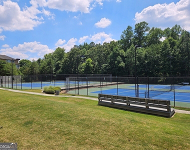 536 Longwood Place - Photo Thumbnail 7