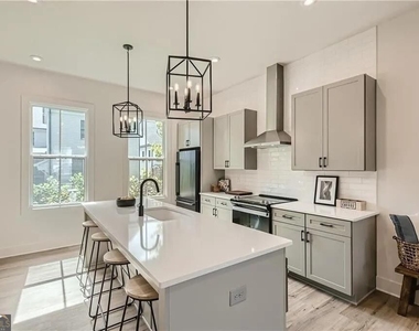 180 Chestnut Circle - Photo Thumbnail 5