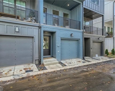 180 Chestnut Circle - Photo Thumbnail 1
