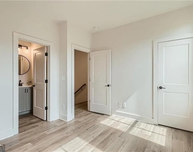 180 Chestnut Circle - Photo Thumbnail 7