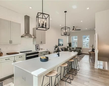 180 Chestnut Circle - Photo Thumbnail 3
