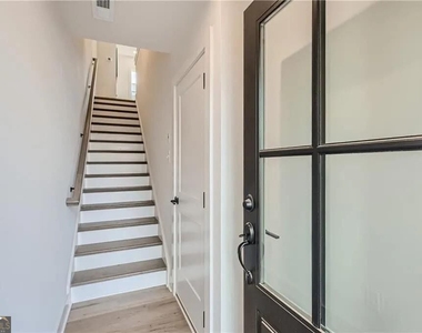 180 Chestnut Circle - Photo Thumbnail 2