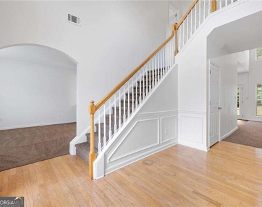 3926 Walnut Grove Way - Photo Thumbnail 2